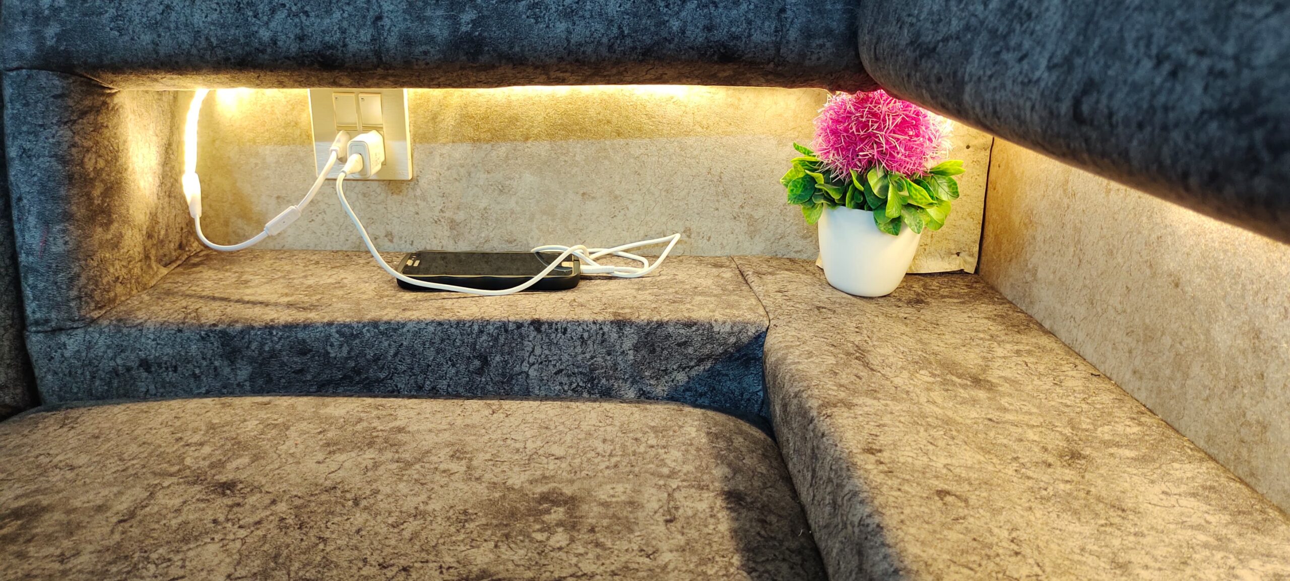 LED Corner Light